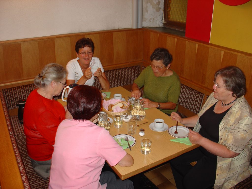 Treffen in der Seniorenstube