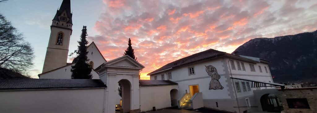 Pfarrhaus mit Abendrot