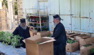 Mönche beim Verkauf und Einkauf in Karyes